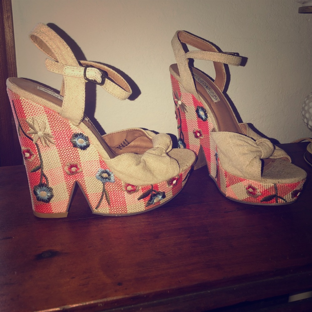 Embroidered Wedge Heels Size 8.